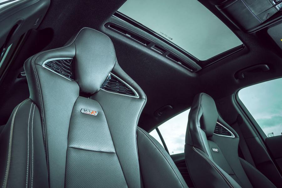 Детали интерьера Holden Commodore VXR (ZB) 2018 года  (фото 28 из 42)